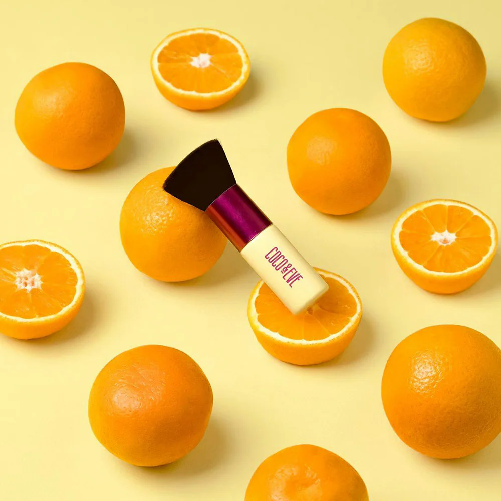 Coco & Eve Sunny Honey Delux Vegan Kabuki Brush - pennello applicatore autoabbronzante - Image 3