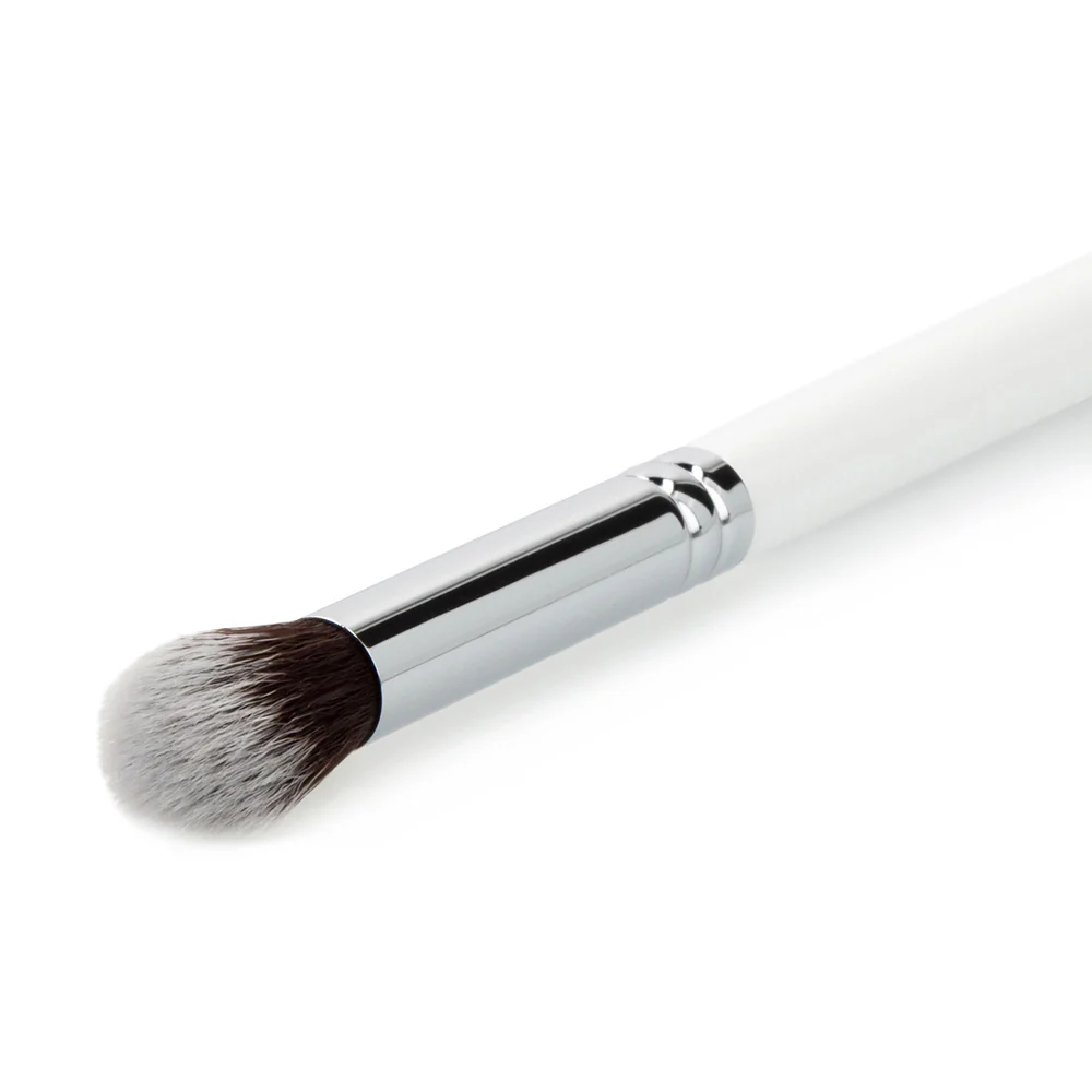 Ilū Make Up Blending Brush 401 - pennello da sfumatura - Image 2