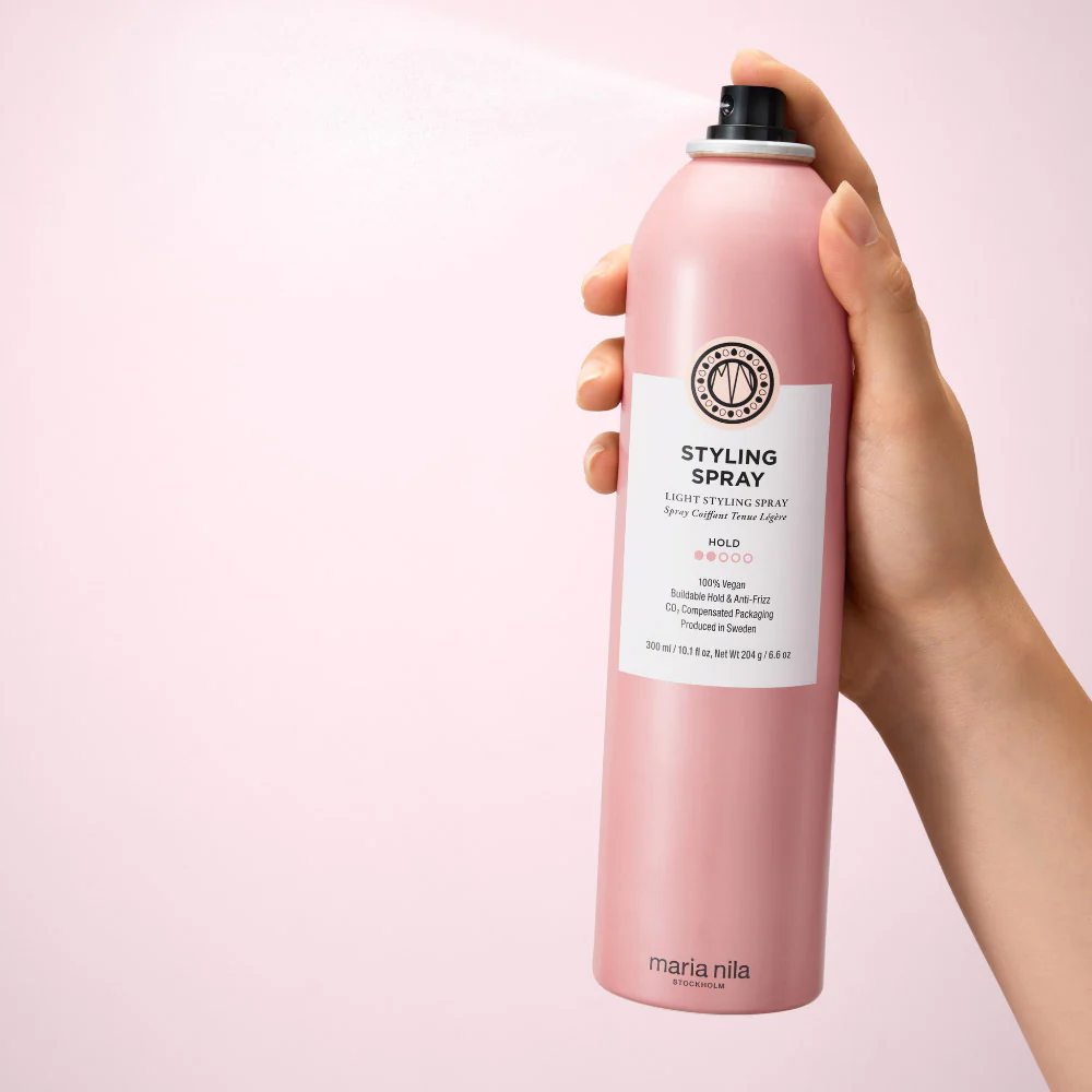 Maria Nila Styling Spray 300ml - spray tenuta leggera - Image 2