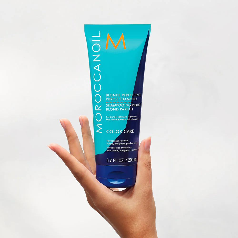 Moroccanoil Blonde Perfecting Purple Shampoo 200ml -  shampoo antigiallo capelli biondi - Image 4