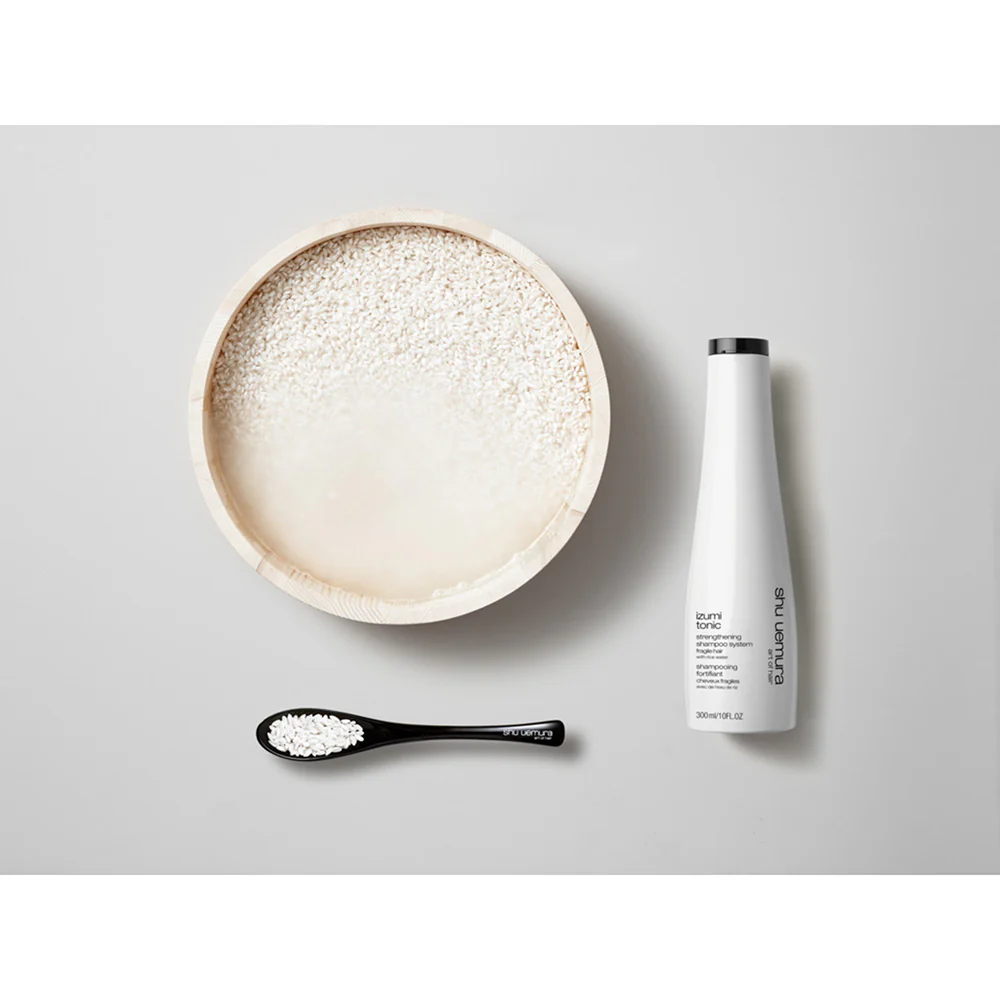 Shu Uemura Izumi Tonic Shampoo 300ml - shampoo rinforzante per capelli fragili - Image 4