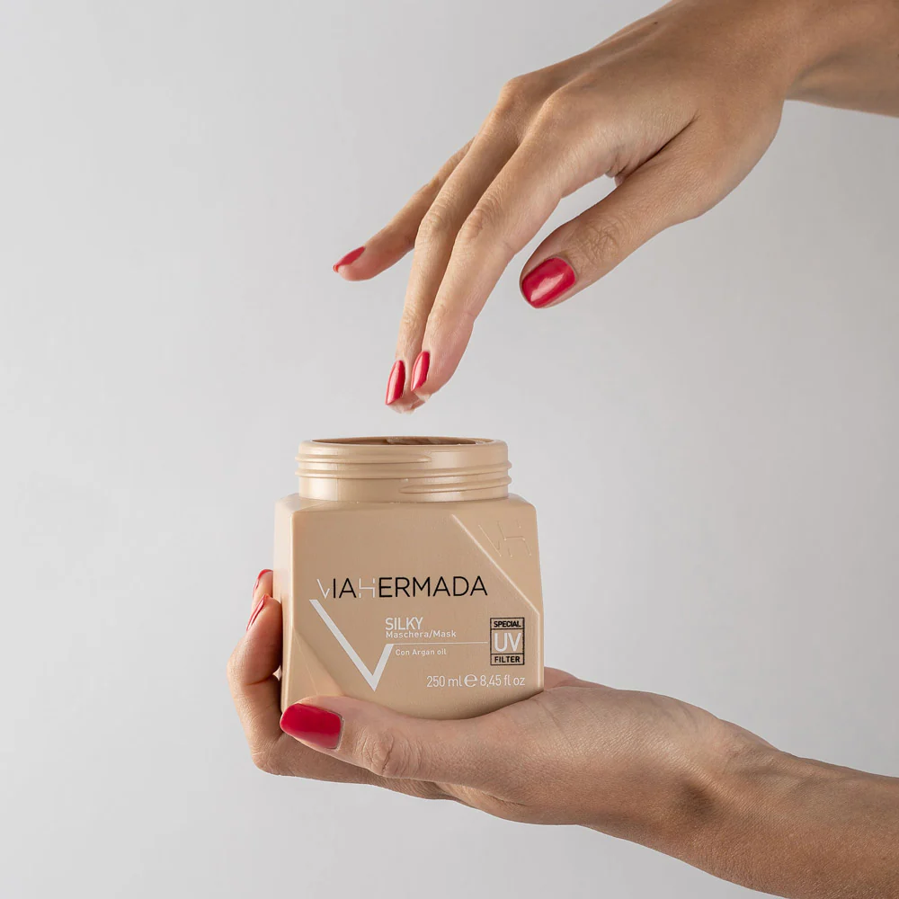 VIAHERMADA Silky Shampoo 250ml Mask 250ml Silky Oil 50ml + Asciugamano da mare bianco OMAGGIO - Image 6