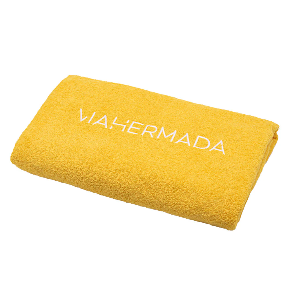 VIAHERMADA Silky Shampoo 250ml Mask 250ml Silky Oil 50ml + Asciugamano da mare giallo OMAGGIO - Image 3